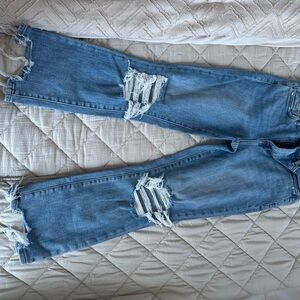 Distressed Light Blue Ankle Jeans